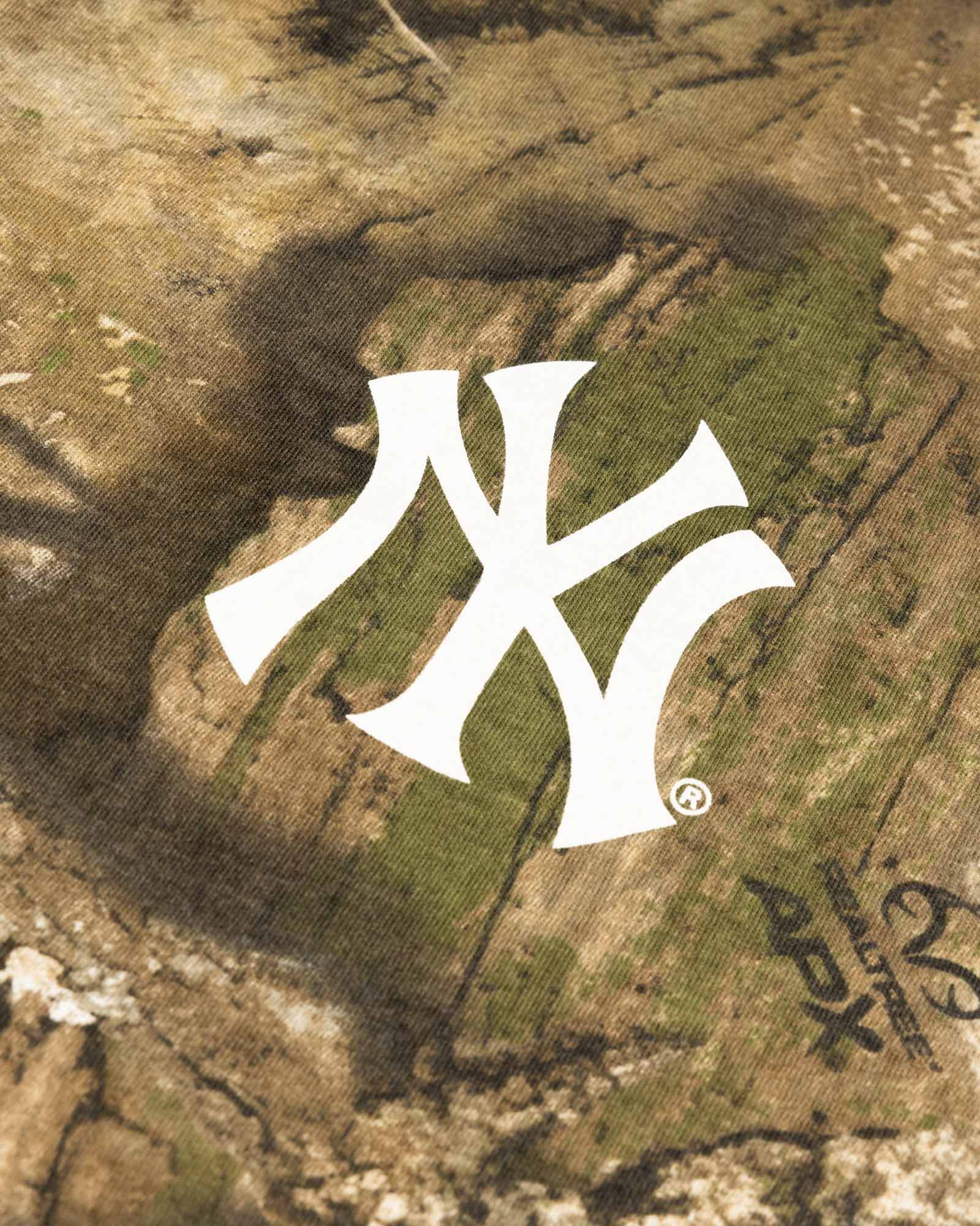 Realtree APX Youth T-Shirt - New York Yankees - Image 2