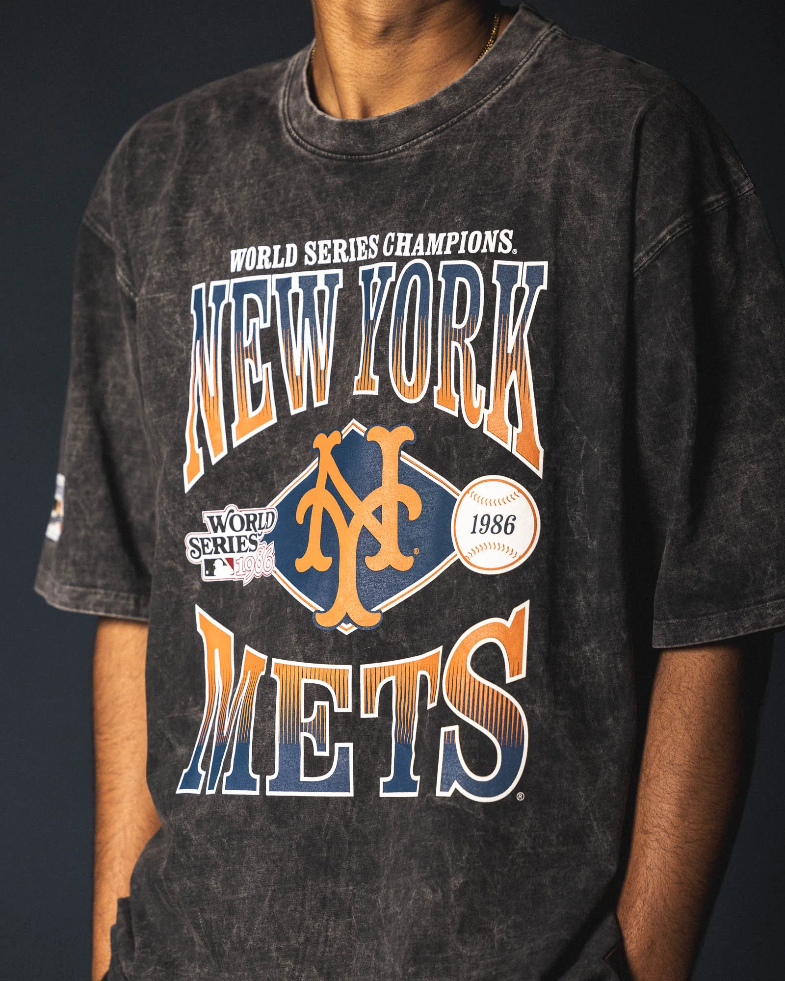 World Series 1986 Vintage Relaxed Fit T-Shirt (Black Acid Wash) - New York Mets - Image 3