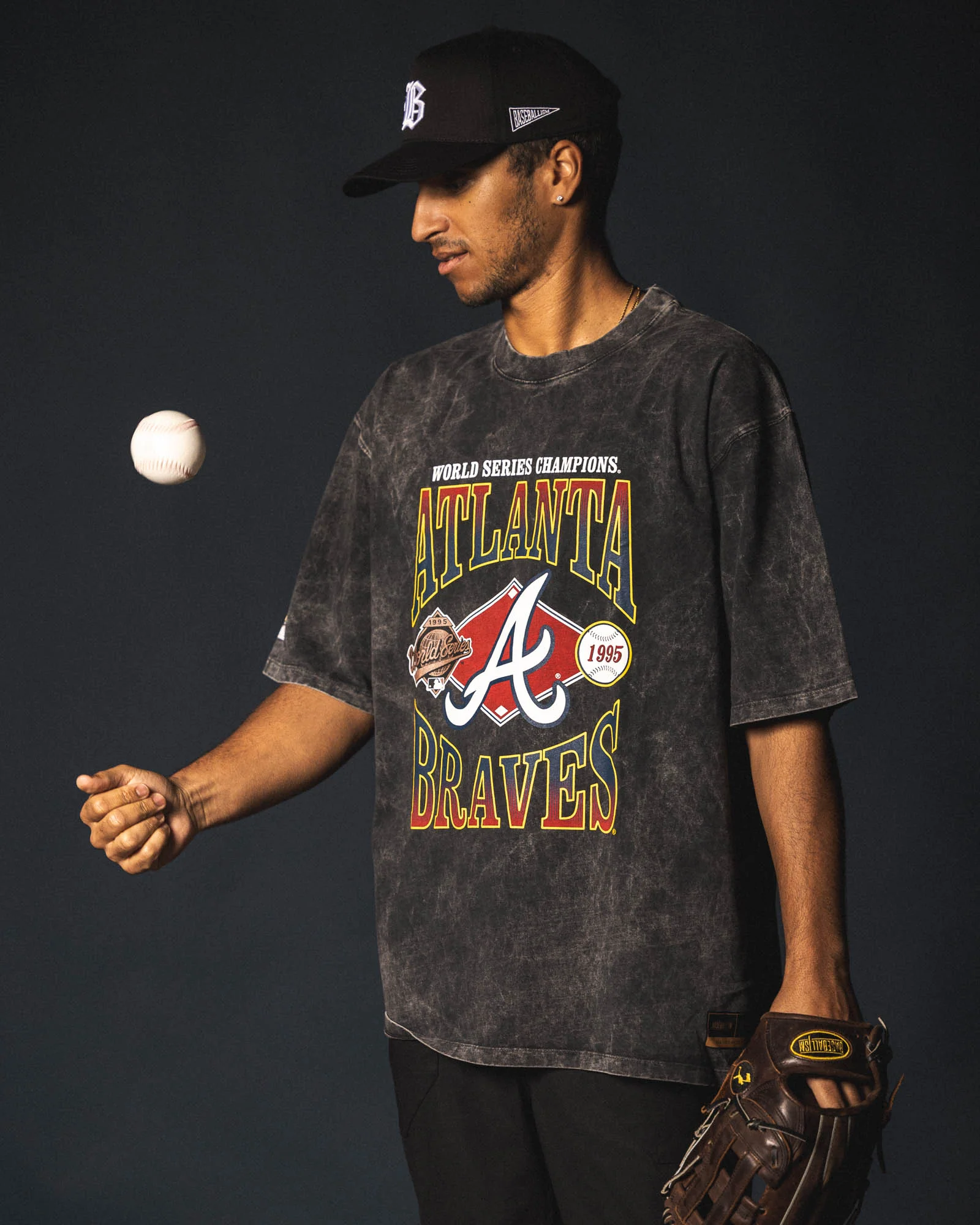World Series 1995 Relaxed Fit T-Shirt (Black Acid Wash) - Atlanta Braves - Image 3