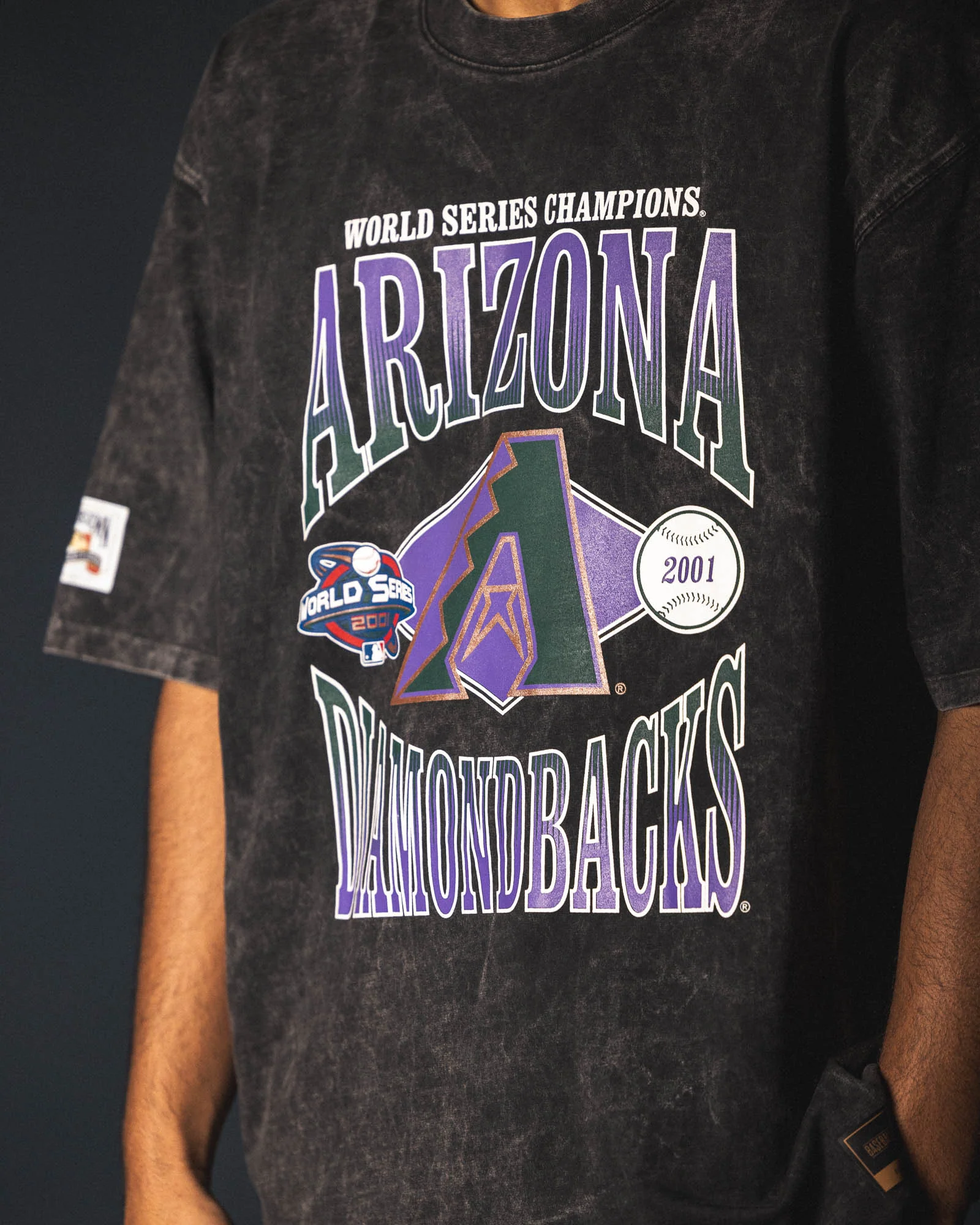 World Series 2001 Vintage Relaxed Fit T-Shirt (Black Acid Wash) - Arizona Diamondbacks - Image 3
